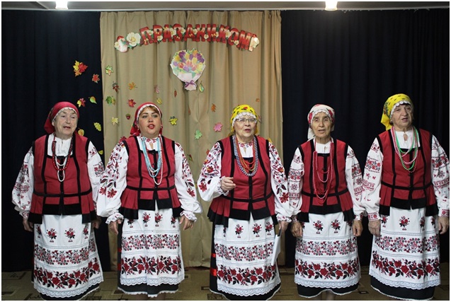 3 октября 2023 года народный фольклорный ансамбль «Черешенка» побывал с концертной программой «Есть в возрасте любом хорошее всегда» в Богучарском психоневрологическом интернате.