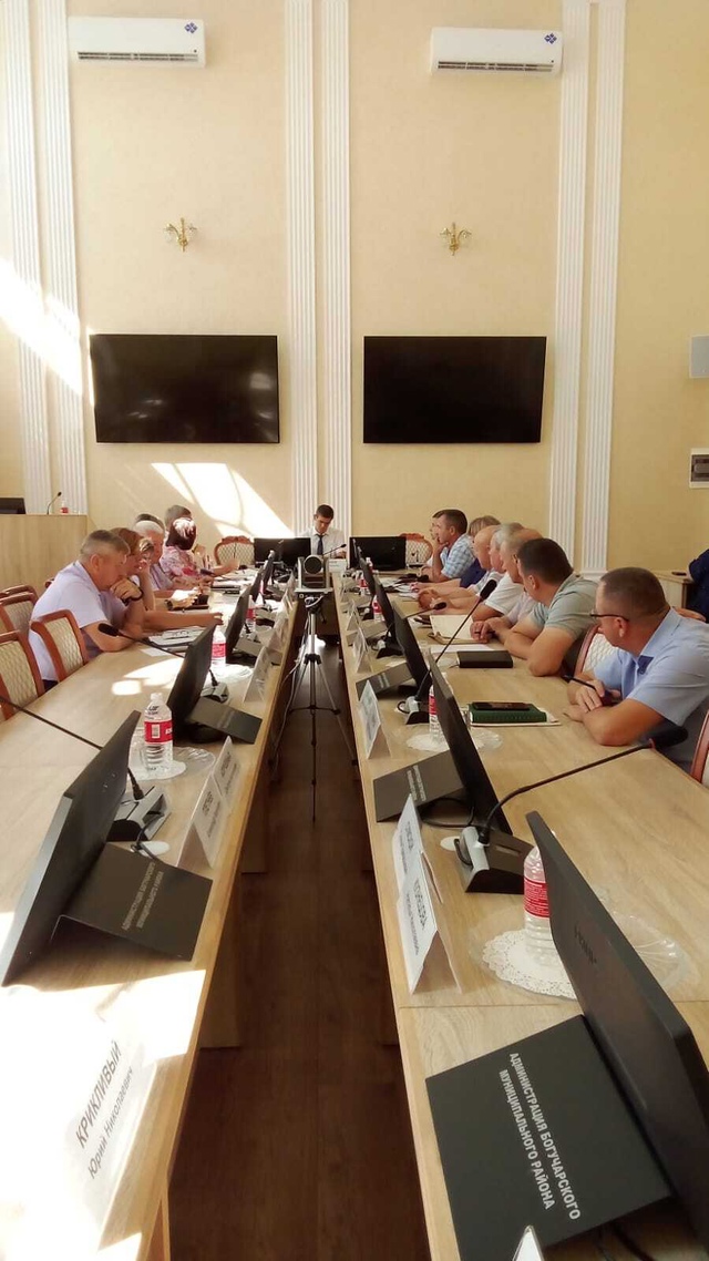 07 июля временно исполняющий обязанности главы Богучарского муниципального района Кожанов Алексей Юрьевич провел аппаратное совещание.