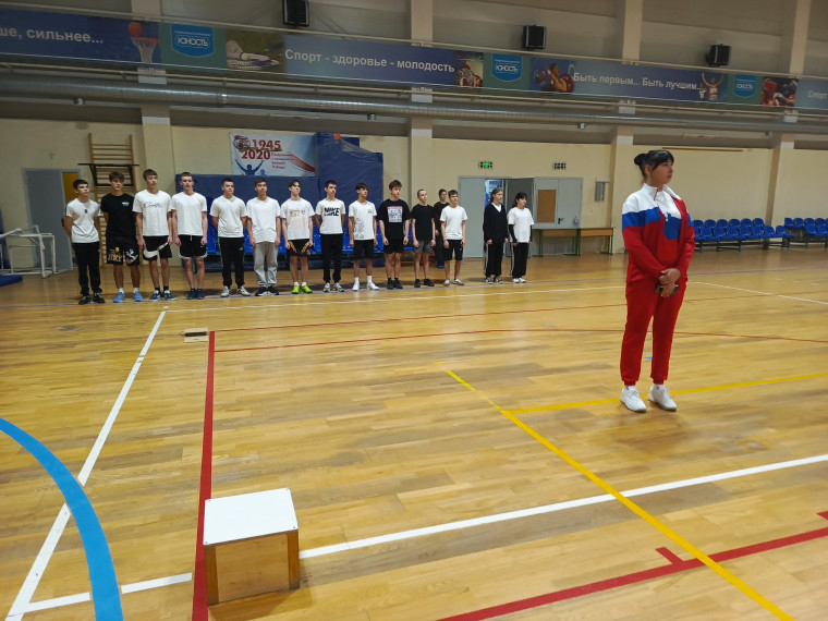 Всероссийский физкультурно-спортивный комплекс «Готов к труду и обороне» среди учащихся школ». Всероссийский физкультурно-спортивный комплекс «Готов к труду и обороне» среди учащихся школ».