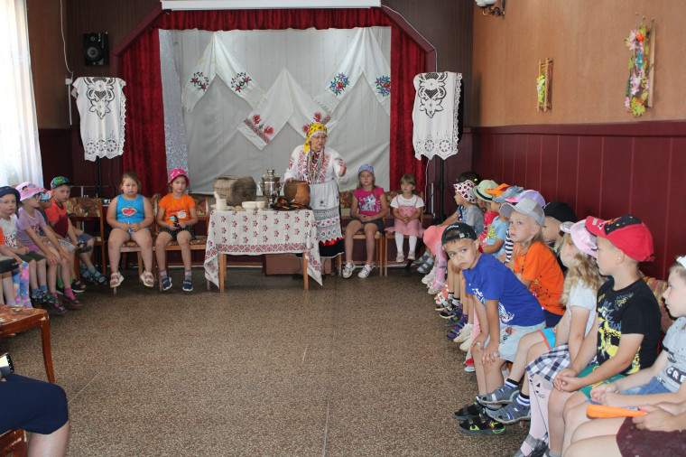 17 июля 2023 года, в День фольклора, в Доме культуры ветеранов прошла тематическая программа «Народные ценности»  для воспитанников детского сада «Улыбка».