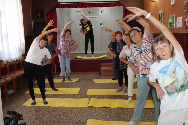 7 августа в Доме культуры ветеранов состоялось яркое  спортивное мероприятие «Ловкий, смелый, умелый», посвящённое Дню физкультурника.