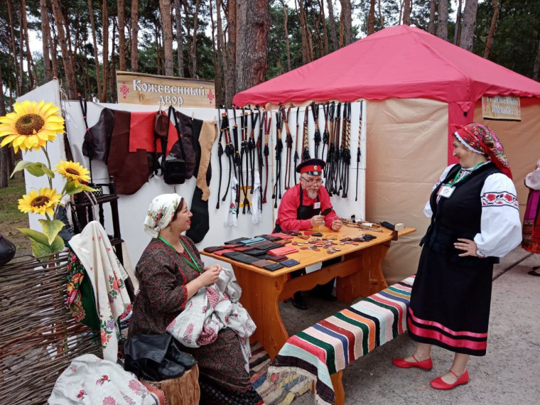 15 июля в парке «Алые паруса» г. Воронежа состоялся VI Губернский фестиваль «Воронеж фольклорный», участие в котором приняли практически все районы Воронежской области.
